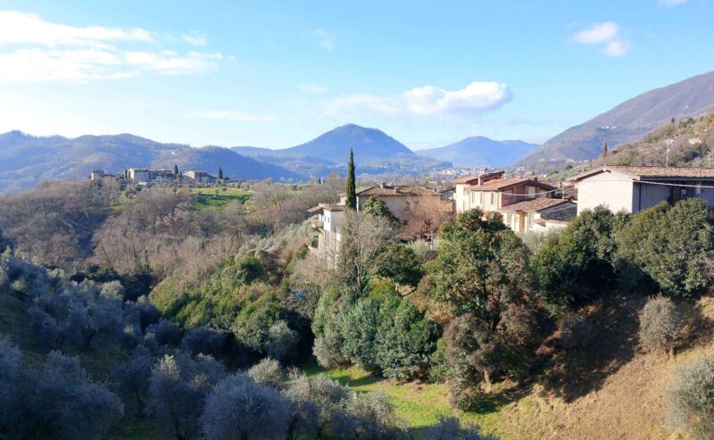 Passeggiata ad anello attraverso i borghi di Roe-Volciano