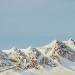 Catena montuosa coperta di neve