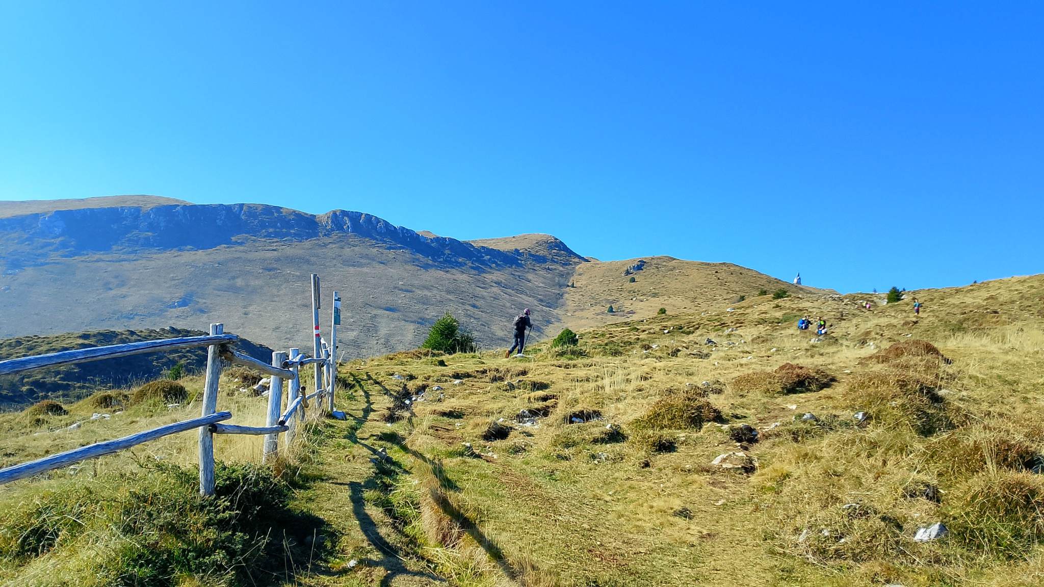 In lontananza il monumento al Redentore